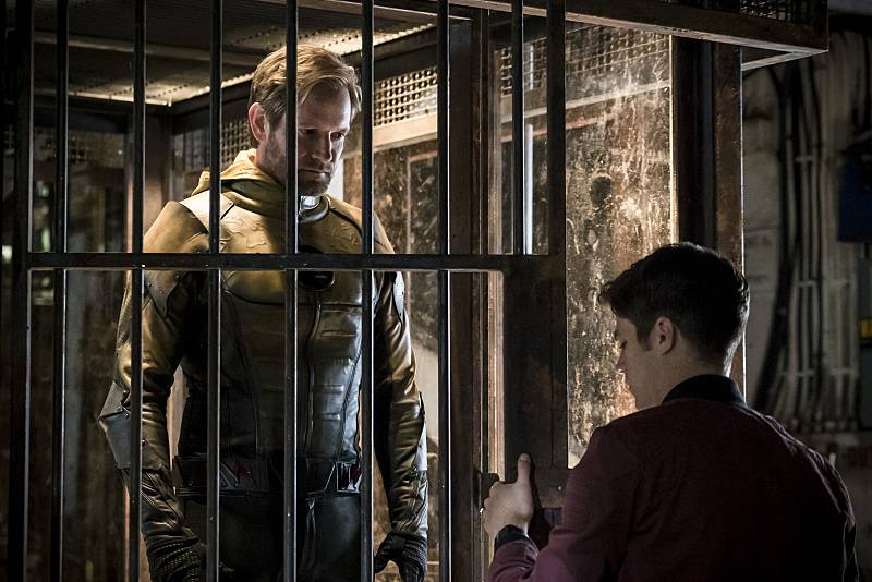 New Flash Season 3 Photos Tease a Team Up with Kid Flash