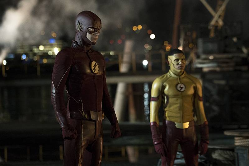 New Flash Season 3 Photos Tease a Team Up with Kid Flash