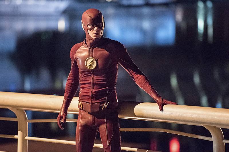 New Flash Photos Feature John Wesley Shipp's Jay Garrick