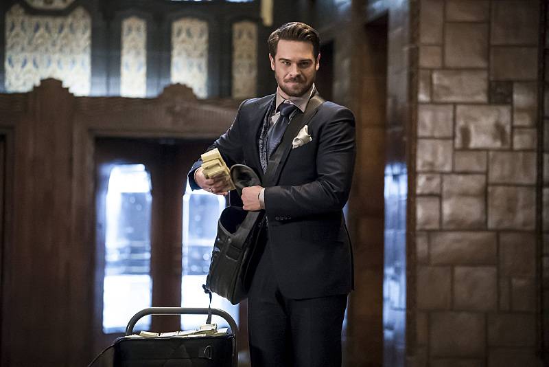 The Rogues Assemble in New Flash S3 Photos