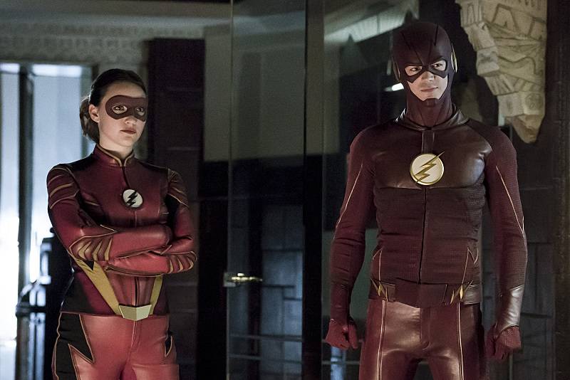The Rogues Assemble in New Flash S3 Photos