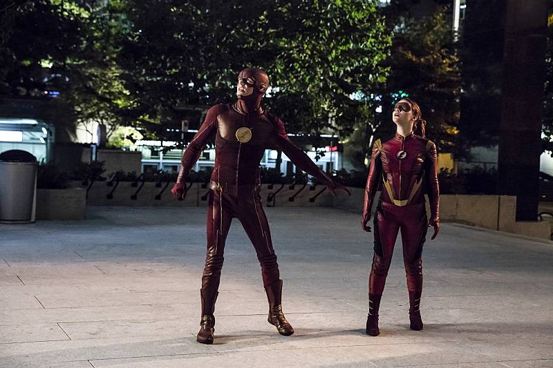 Is The Rouges In The Flash Cw Show The Rogues Assemble in New Flash S3 Photos