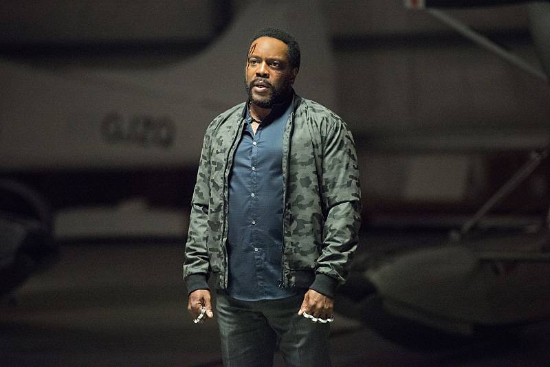 Arrow Adds A New Vigilante In Human Target Photos