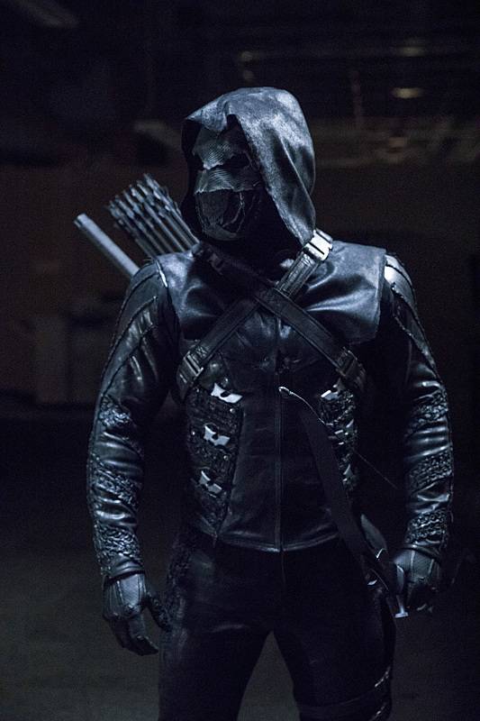 Arrow & Prometheus Have an Explosive Confrontation in New Photos