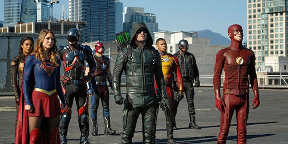 Arrow Director Leads the Charge Against CW Crossover's Alien Invaders