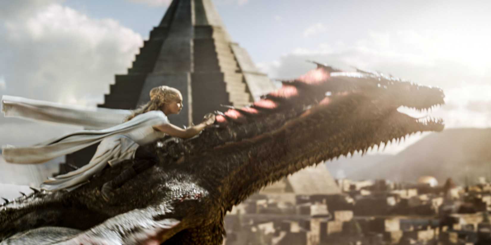 Daenerys Targaryen flees Meereen atop Drogon on Game of Thrones