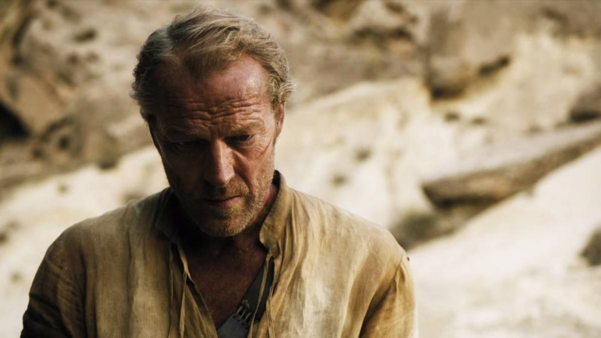 Titans Set Video Shows First Look at Iain Glen as Bruce Wayne, image size:1200x675