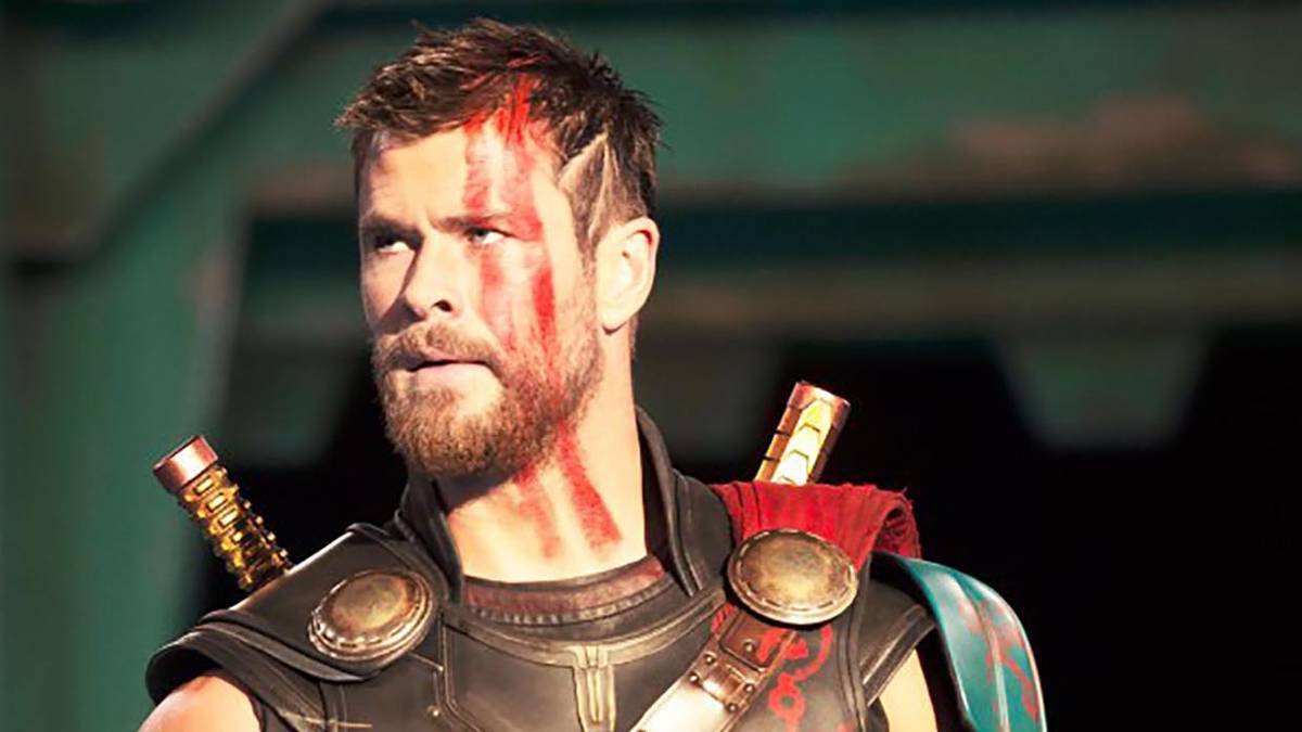 Thor: Ragnarok Photos Showcase Goldblum's Grandmaster, Bruce Banner