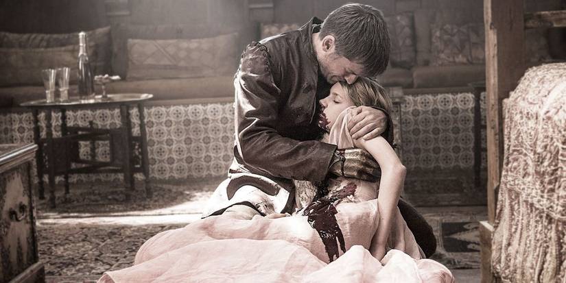 Jaime holds Myrcella's dead body in Game of Thrones.