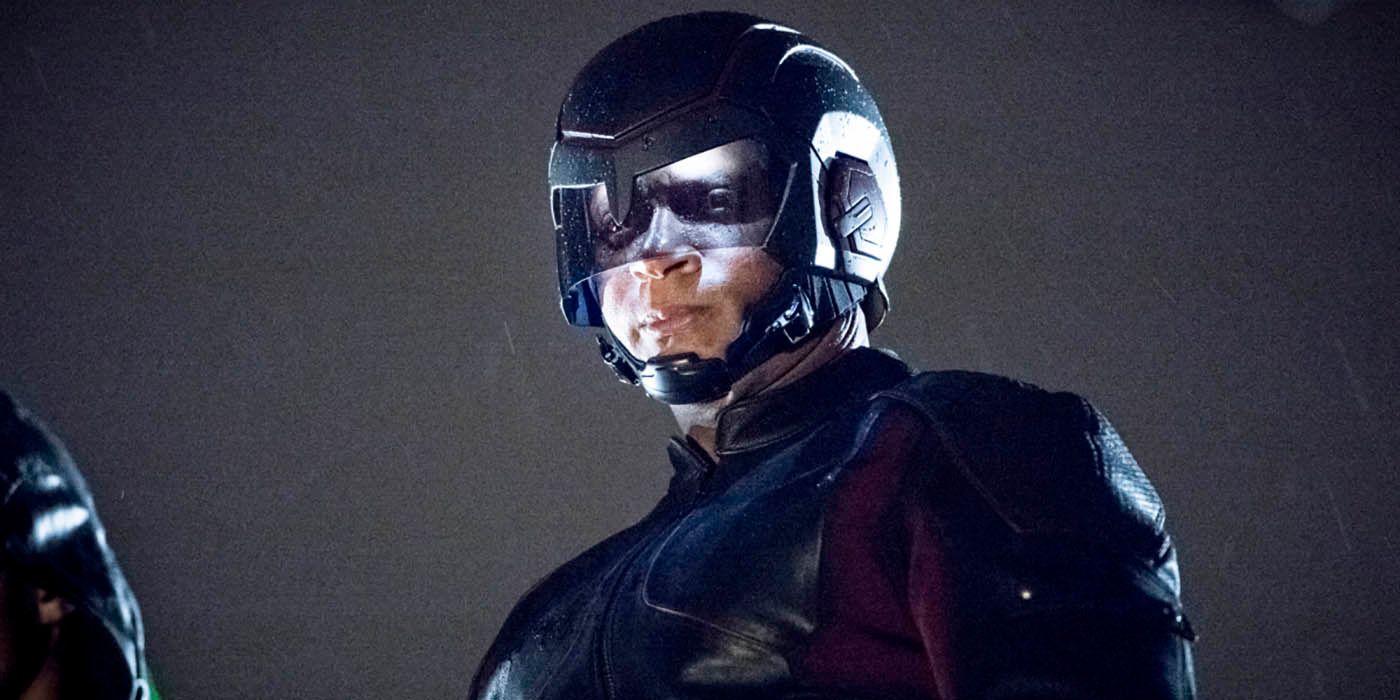 Diggle Gets New Spartan Costume on Arrow | CBR