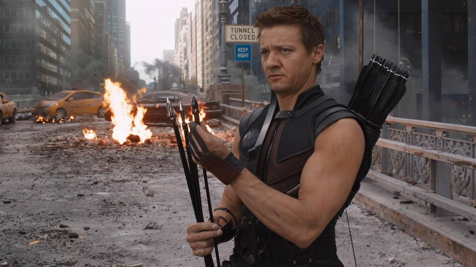 Avengers Star Jeremy Renner Spots Captain America At Disneyland, image size:1600x900