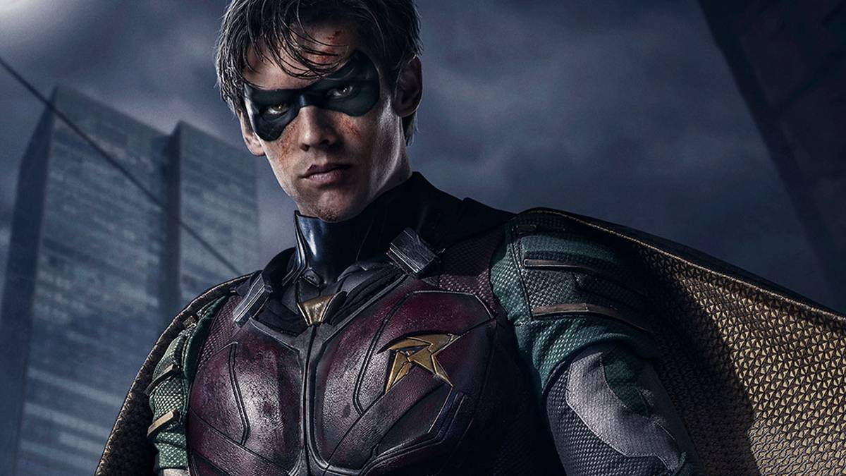 Live-Action Titans Unveils First Full-Body Photo of Robin