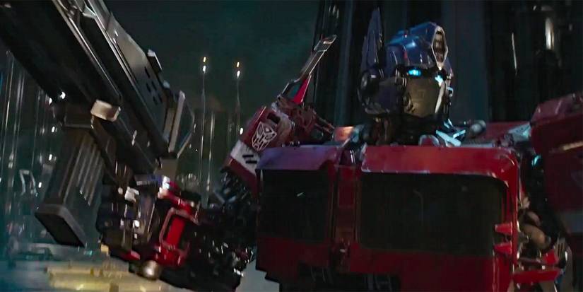 Bumblebee’s Cyberton Scene Gives Transformers Fans What They Always Wanted