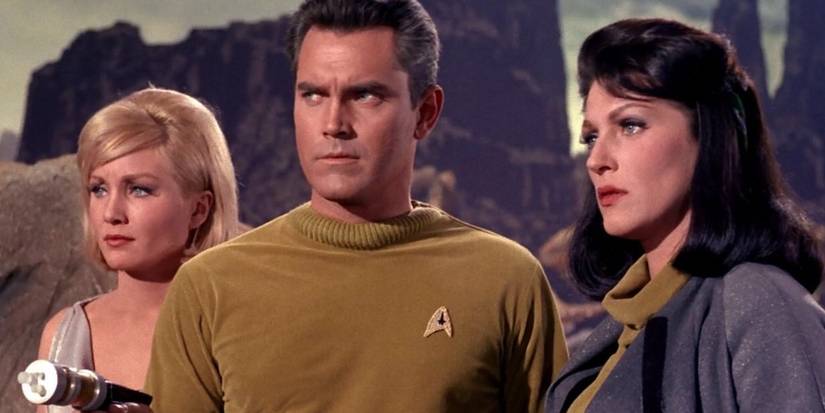 Star Trek: Why Captain Kirk Replaced Captain Pike
