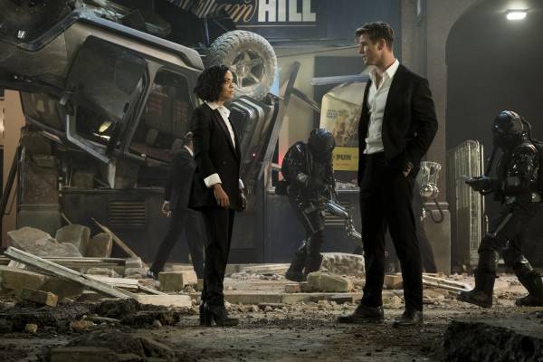 Men In Black: International Photos Show Off Aliens and Agents