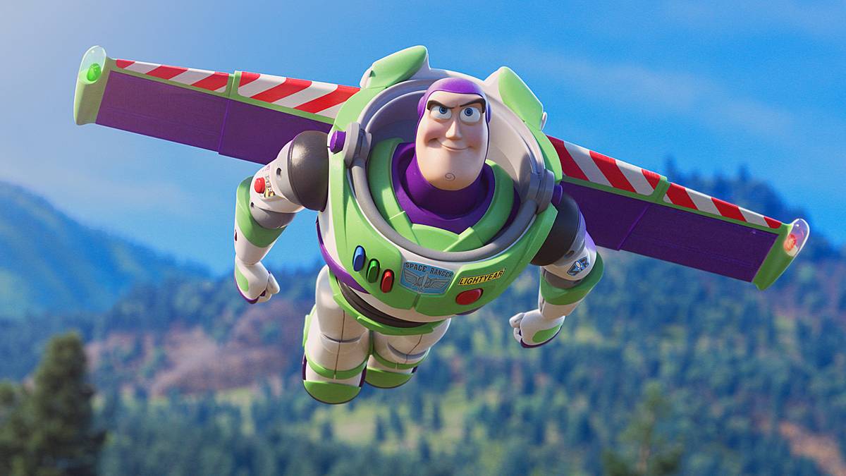 This Impressive (and Expensive) Buzz Lightyear Robot Brings Toy Story ...