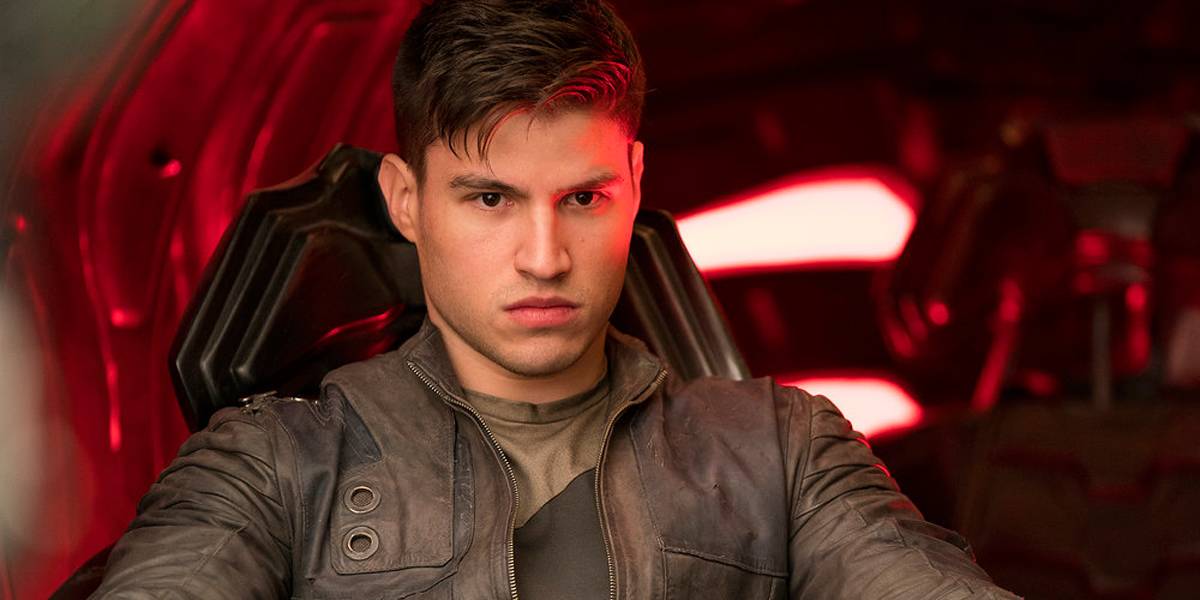 Crisis on Infinite Earths: Krpyton Star Cheers On His 'Grandson'