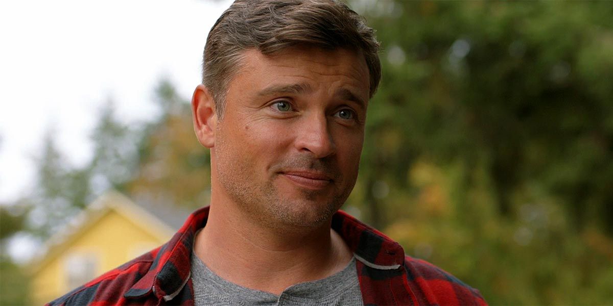 Crisis Gives Tom Welling S Clark Kent The Farewell He Deserves