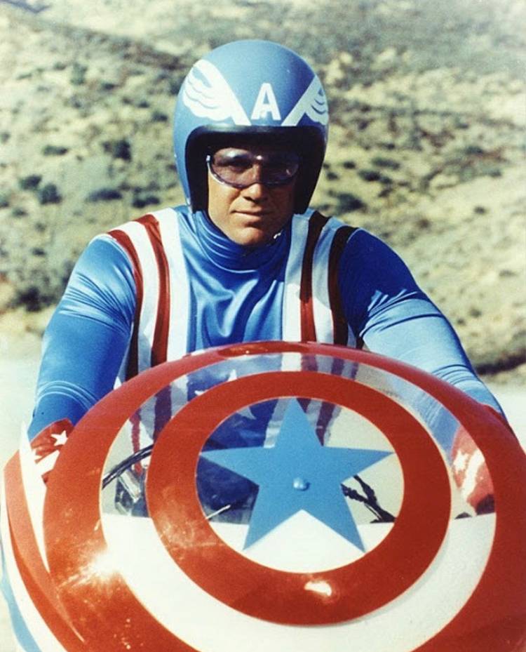 How Captain America's Motorcycle Helmet Finally Made Its Comic Book Debut How Captain America's Motorcycle Helmet Finally Made Its Comic Book Debut