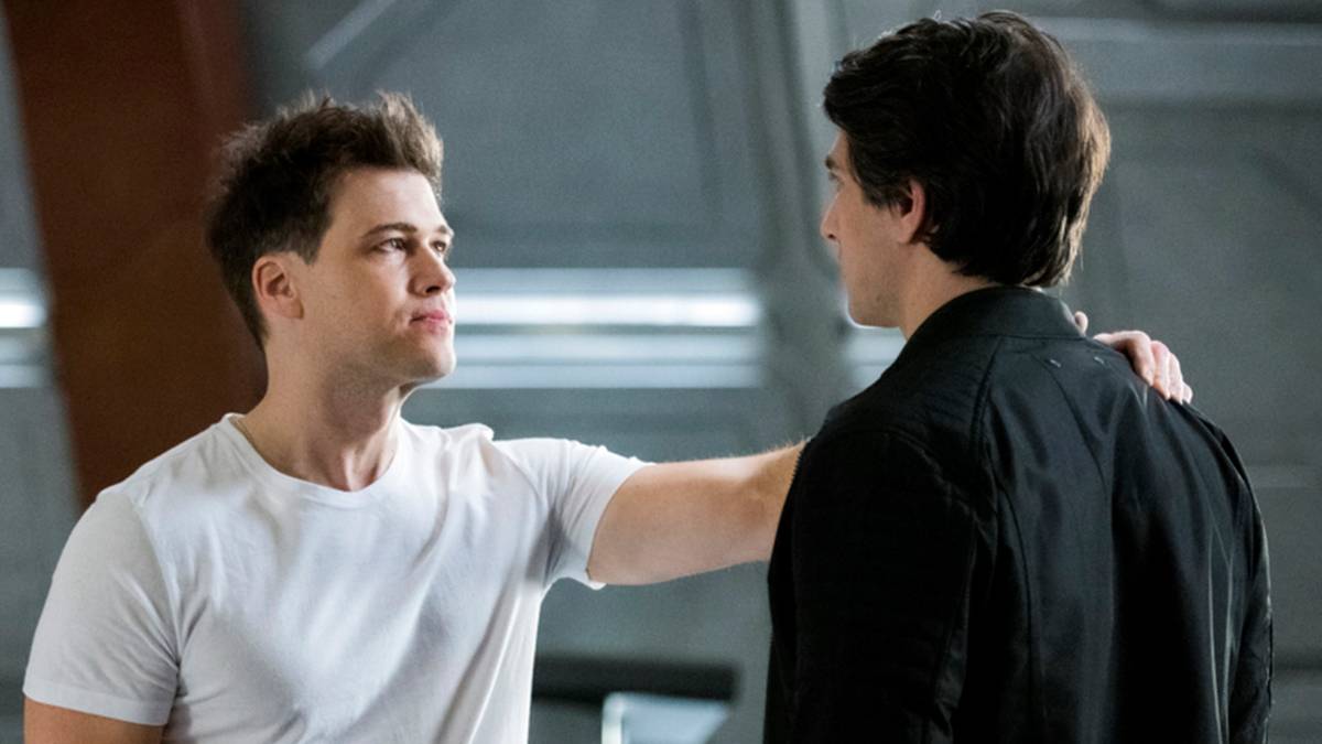 Legends of Tomorrow Gives Ray & Nate an Emotional Goodbye