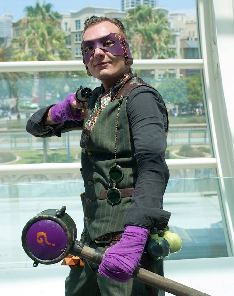The Riddler: 10 Of The Greatest Cosplay From The Batman Franchise (That ...