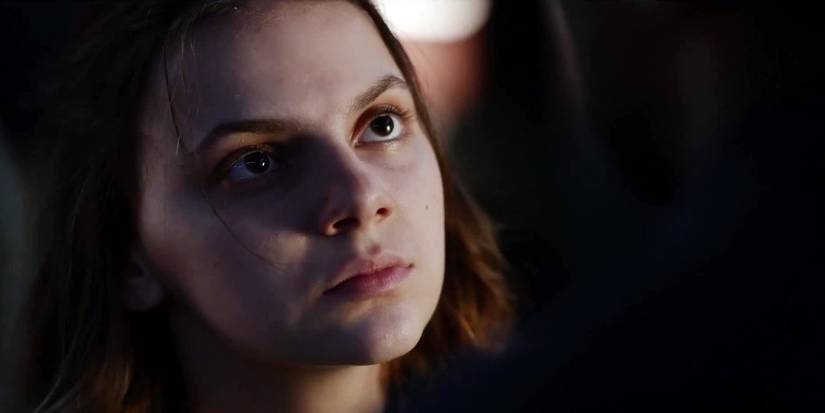 Lyra looking into the distance in His Dark Materials