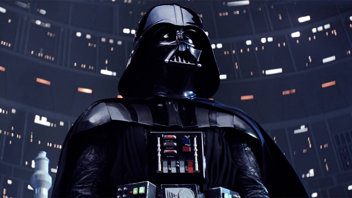 How Darth Vader's Suit Empowers The Sith Lord How Darth Vader's Suit Empowers The Sith Lord