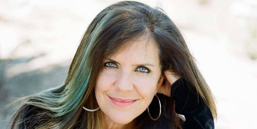 Mass Effect: 10 Reasons Why Playing As FemShep Makes the Series Better