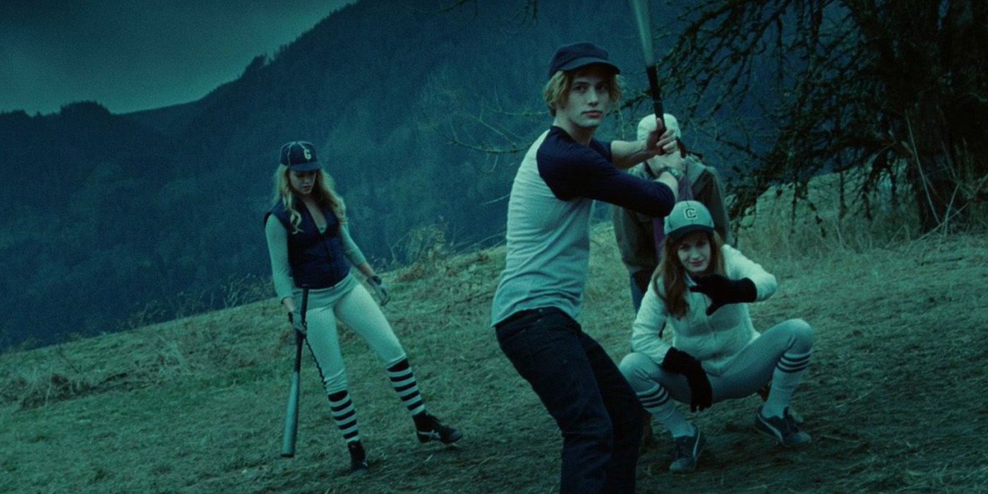 10 Twilight Scenes That Fans Still Rewatch Even 17 Years Later
