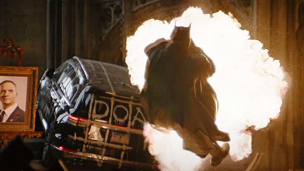 The Batman Shows Off His Gadgets in Explosive New Footage