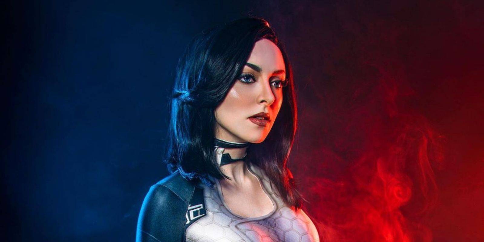 Stunning Mass Effect Cosplay Captures Miranda's Lethal Perfection