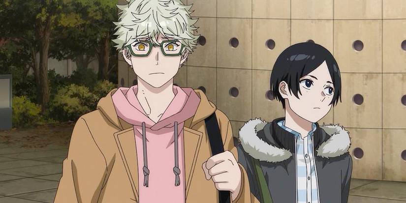 Yatora porte des lunettes et a l'air sérieux et Yotasuke Takahashi regarde de côté avec désintérêt pour la période bleue.