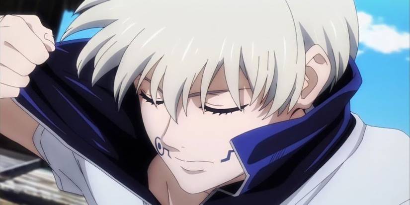 Toge Inumaki et sa technique de discours maudit sont sur le point d'attaquer un esprit maudit.