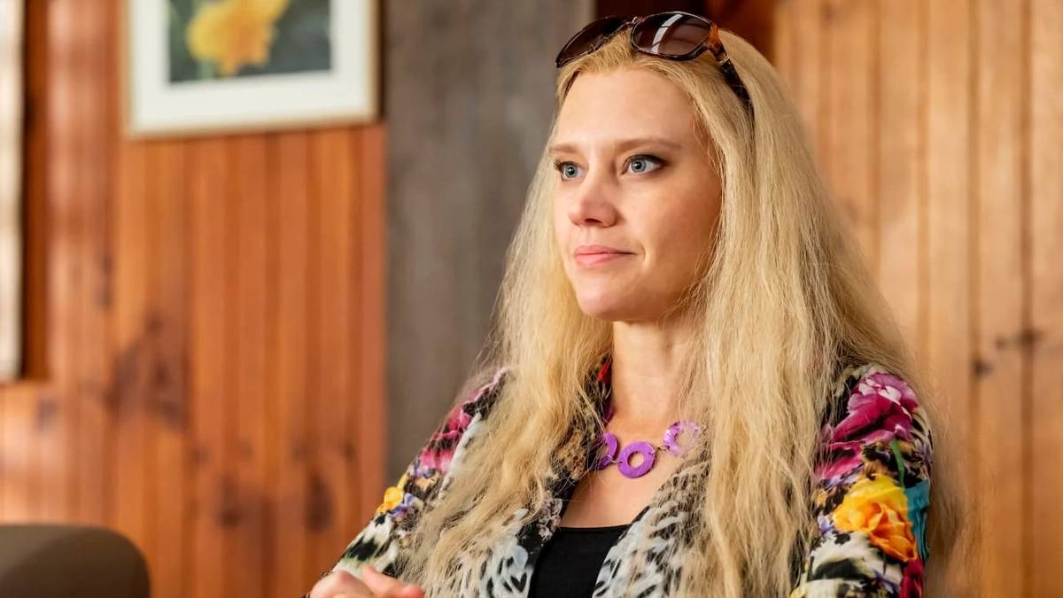Drop Out Kate The Dropout: Why Kate McKinnon Left the Hulu Series