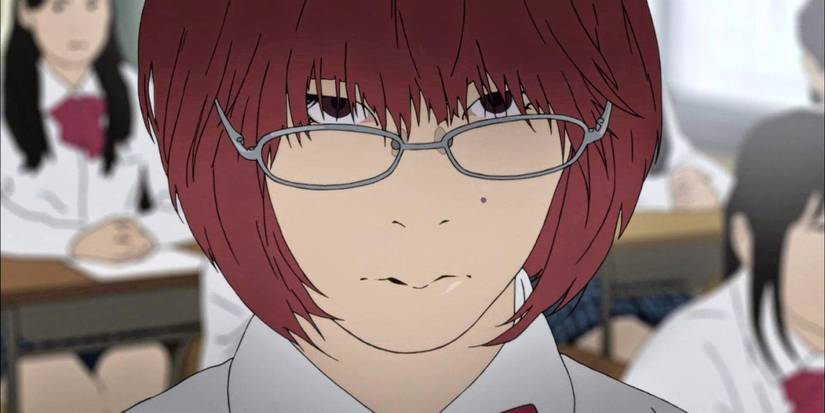 Sawa Nakamura regarde dans la série animée Flowers of Evil