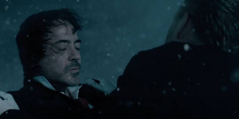 Sherlock Holmes falls with Moriarty into Reichenbach