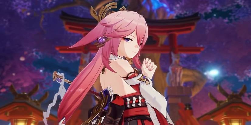 Genshin Impact's Yae Miko looking over her shoulder.