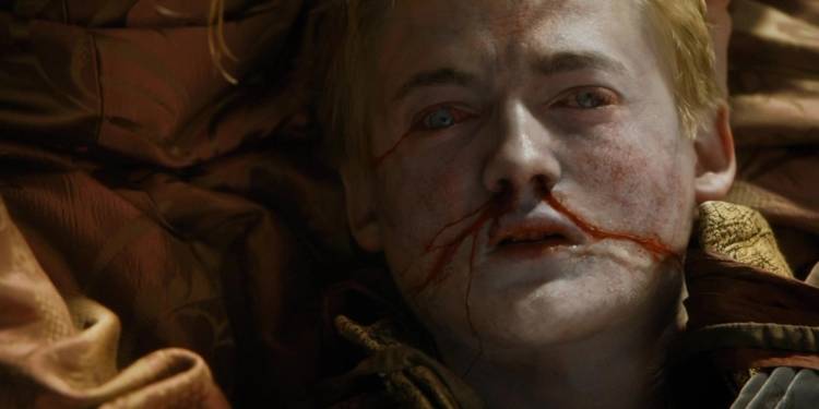 Joffrey (Jack Gleeson) dies of poisoning in Cersei's lap in Game of Thrones
