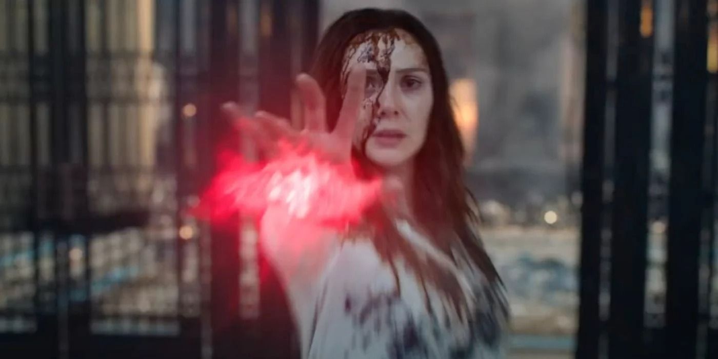 Elizabeth Olsen's Scarlet Witch using her powers in in Doctor Strange in the Multiverse of Madness.