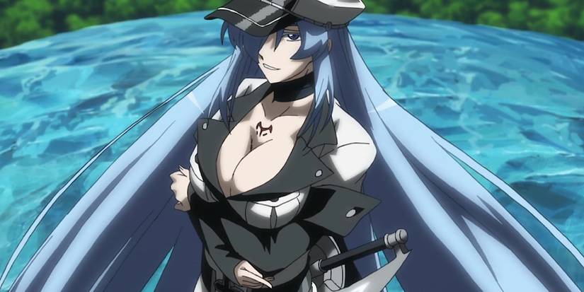 Tướng Esdeath đứng trên một công trình bằng băng trong Akame ga Kill!