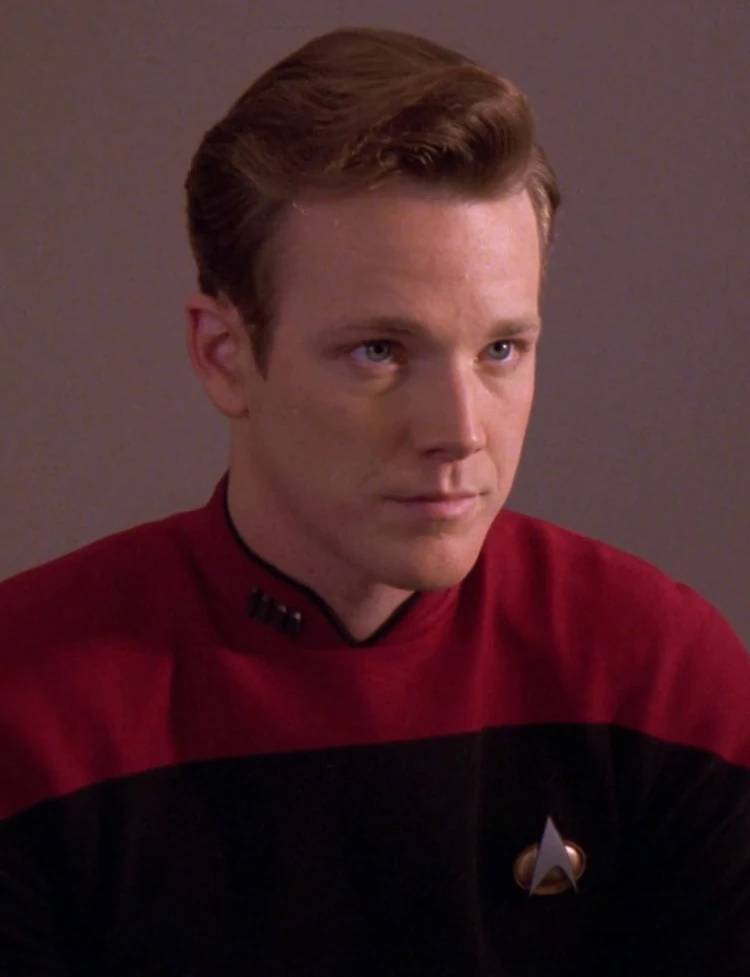 Star Trek Voyager: Tom Paris Was Originally Another Star Trek Character