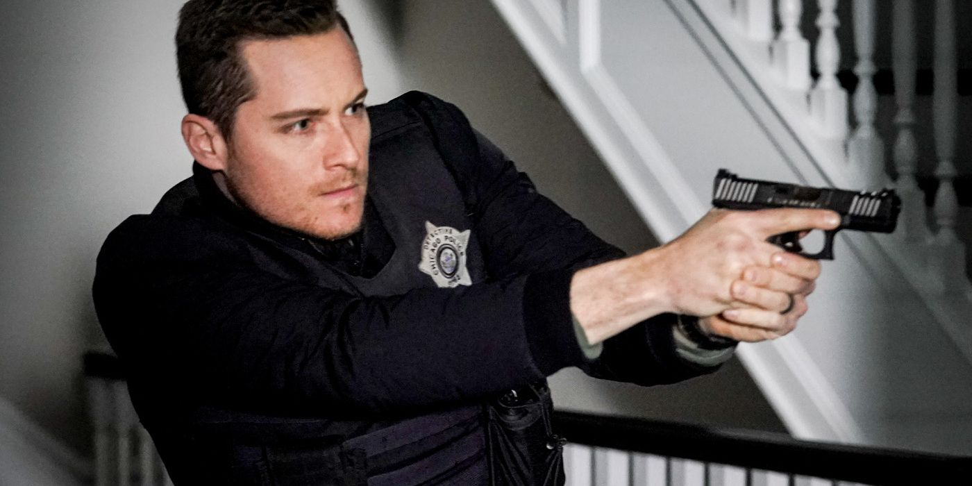 Jay Halstead holding a gun in Chicago PD