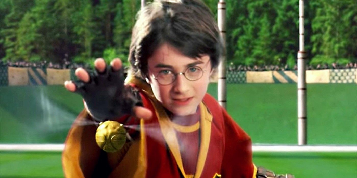 Harry prestes a pegar o pomo em Harry Potter e a Câmara Secreta