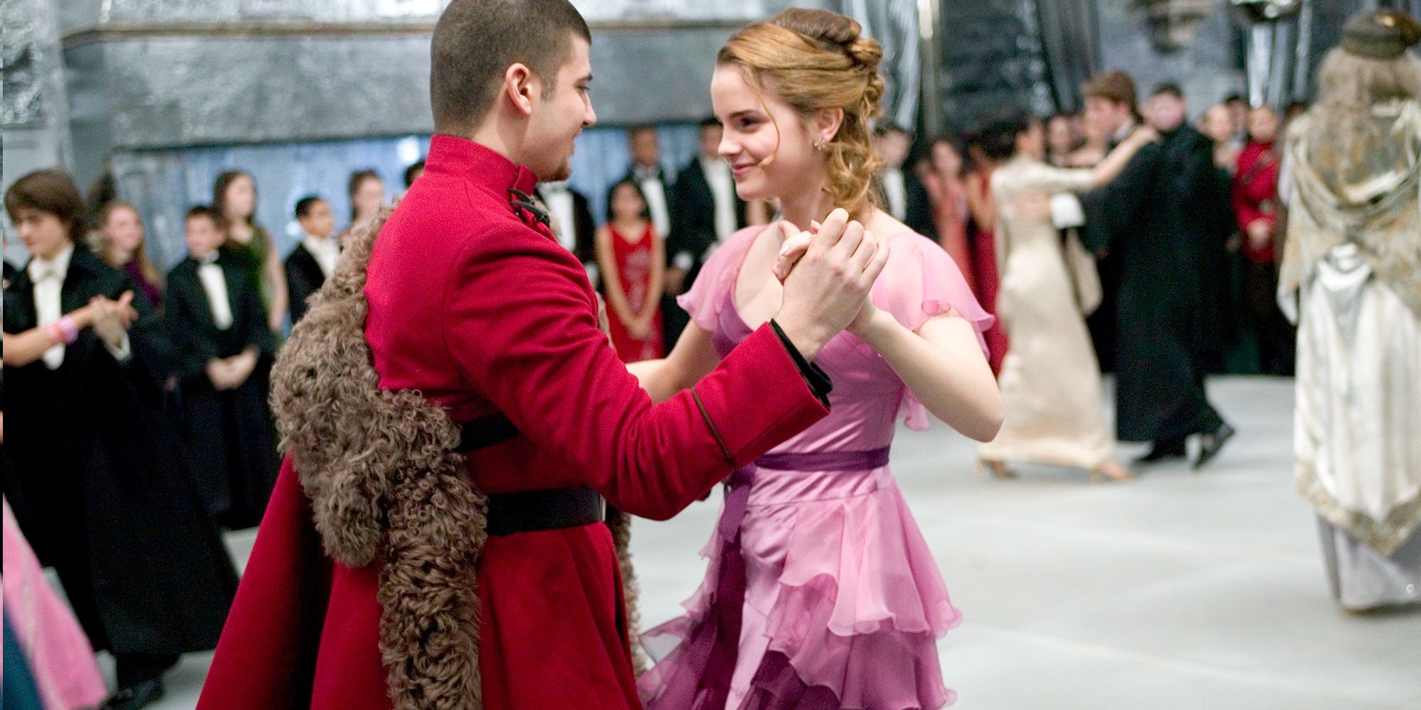 Hermione and Viktor dance at the Yule Ball