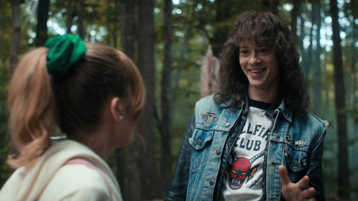 stranger-things-eddie-and-chrissy-actors-reunite-in-adorable-photo
