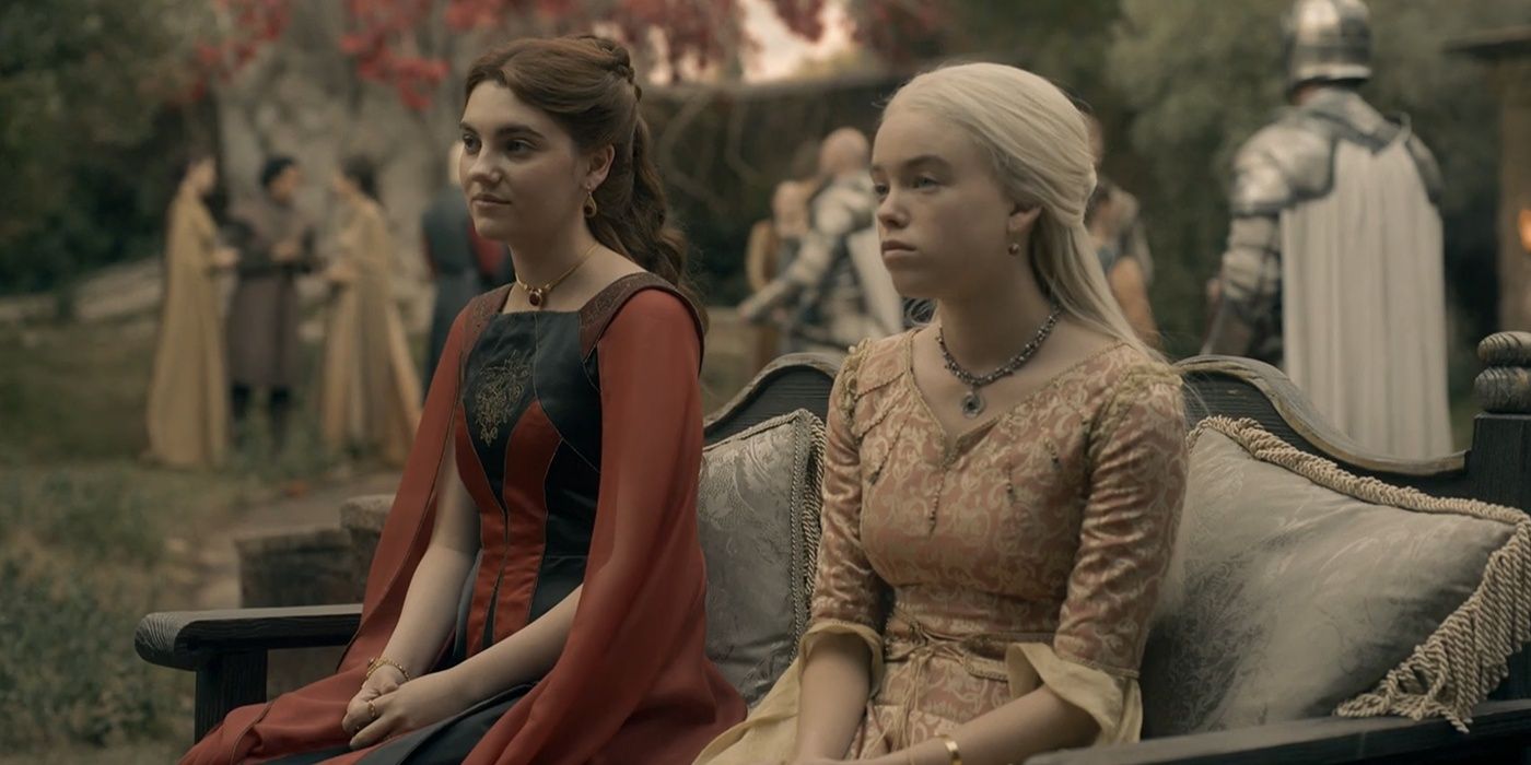 Young Alicent and Rhaenyra sitting awkwardly in House of the Dragon.