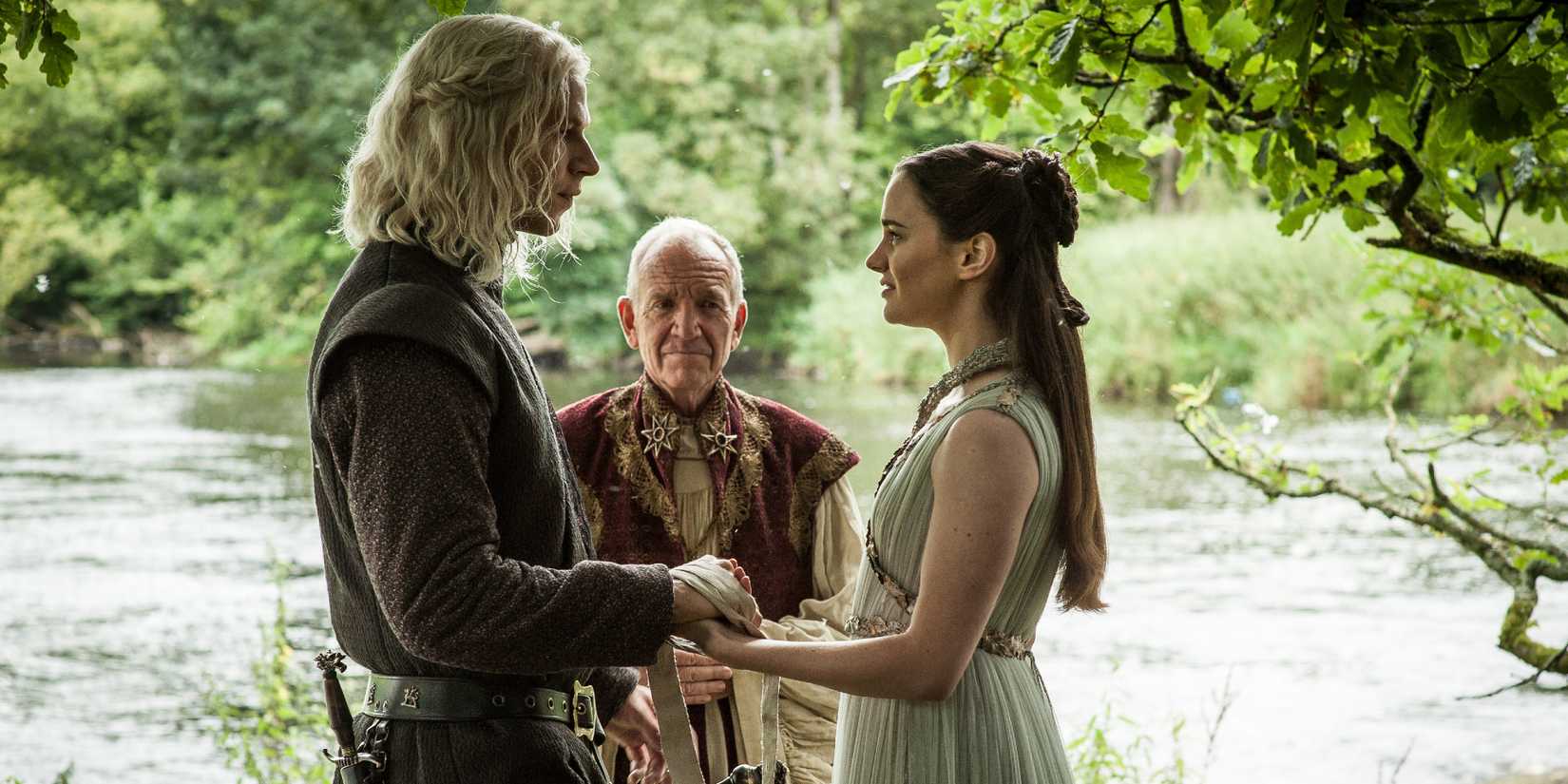 Bran witnesses Prince Rhaegar and Lyanna Stark secretly elope in Game of Thrones.