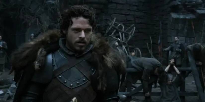 Robb Stark (Richard Madden) arrives in Harrenhal in Game of Thrones