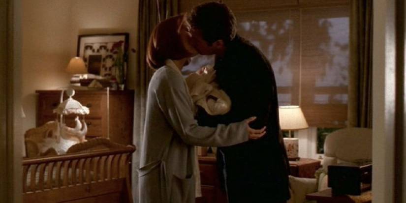How The X-Files: Fight the Future's Almost-kiss Changed Scully & Mulder