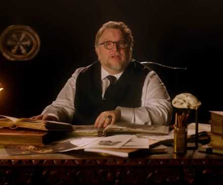 Guillermo del Toro apresentando seu Cabinet of Curiosities